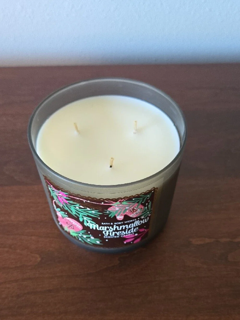 Bath & Body Works Marshmallow Fireside Candle - Green, Gold & Pink